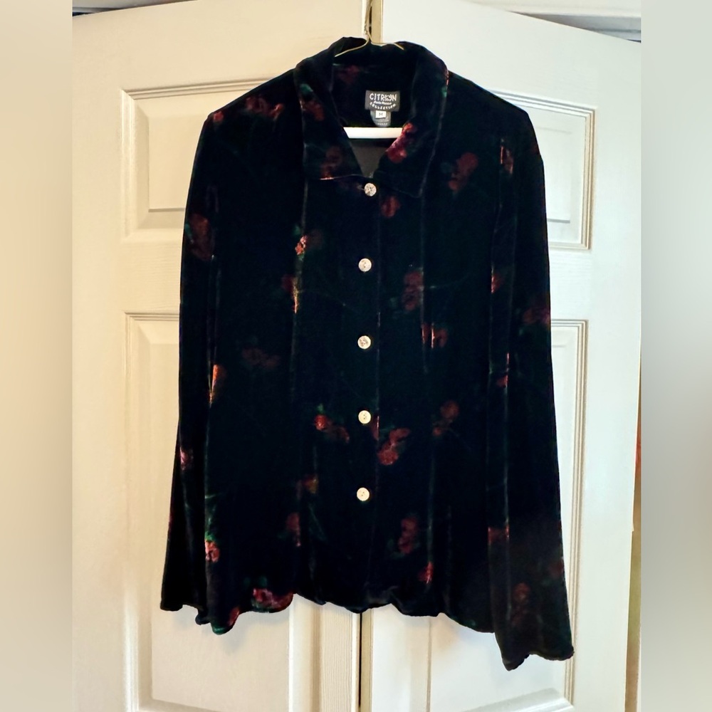 Citron Silk Asian Lady & Floral Velvet Soft Collared Button Front Shirt - Picture 6 of 10